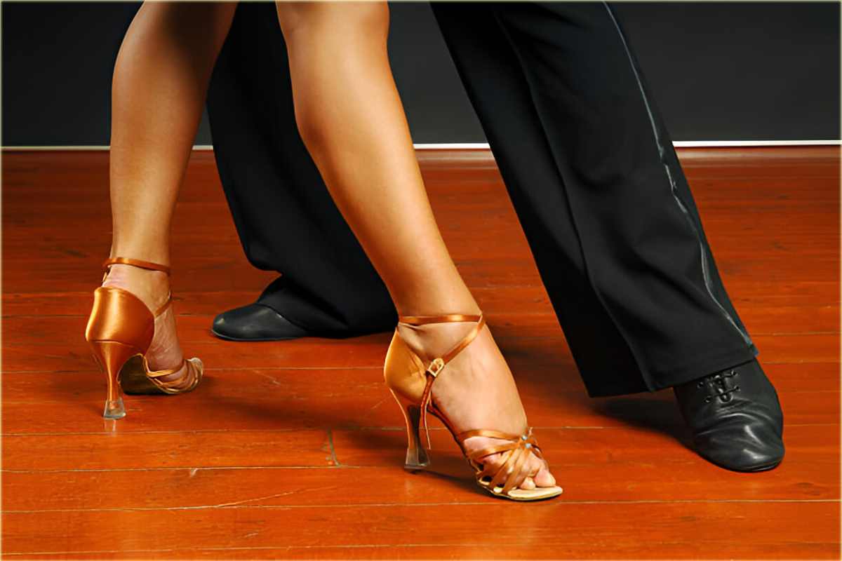 Do not Buy Ballroom Dance Shoes before Knowing This!